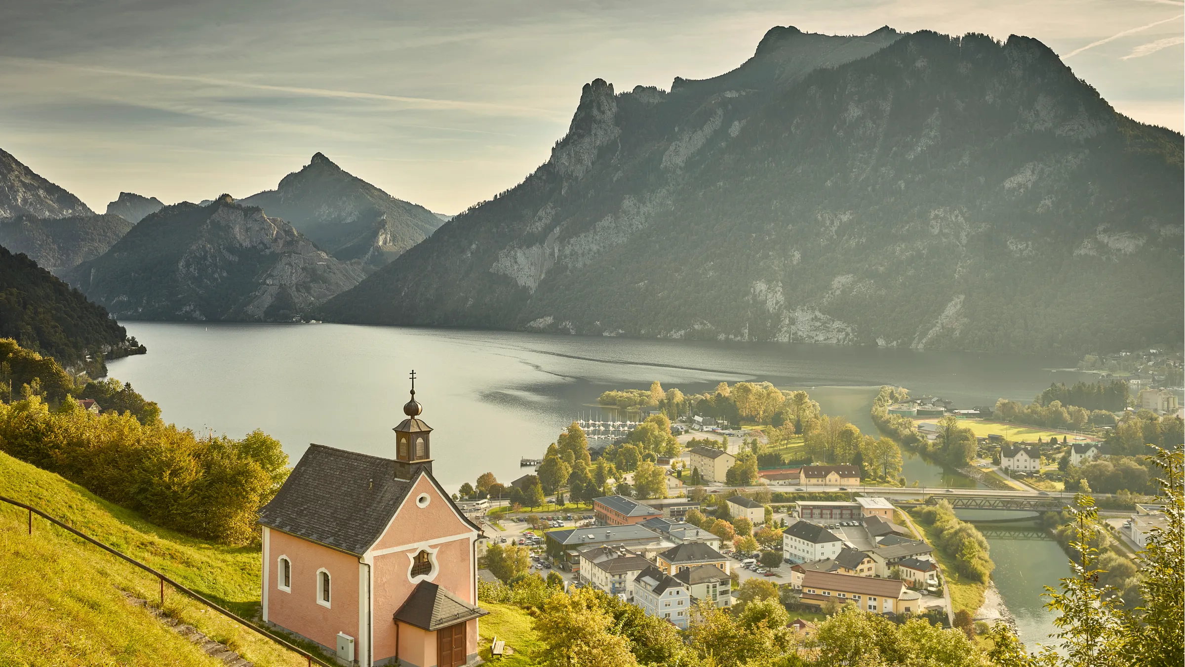 Ebensee am Traunsee mit Bergkulisse