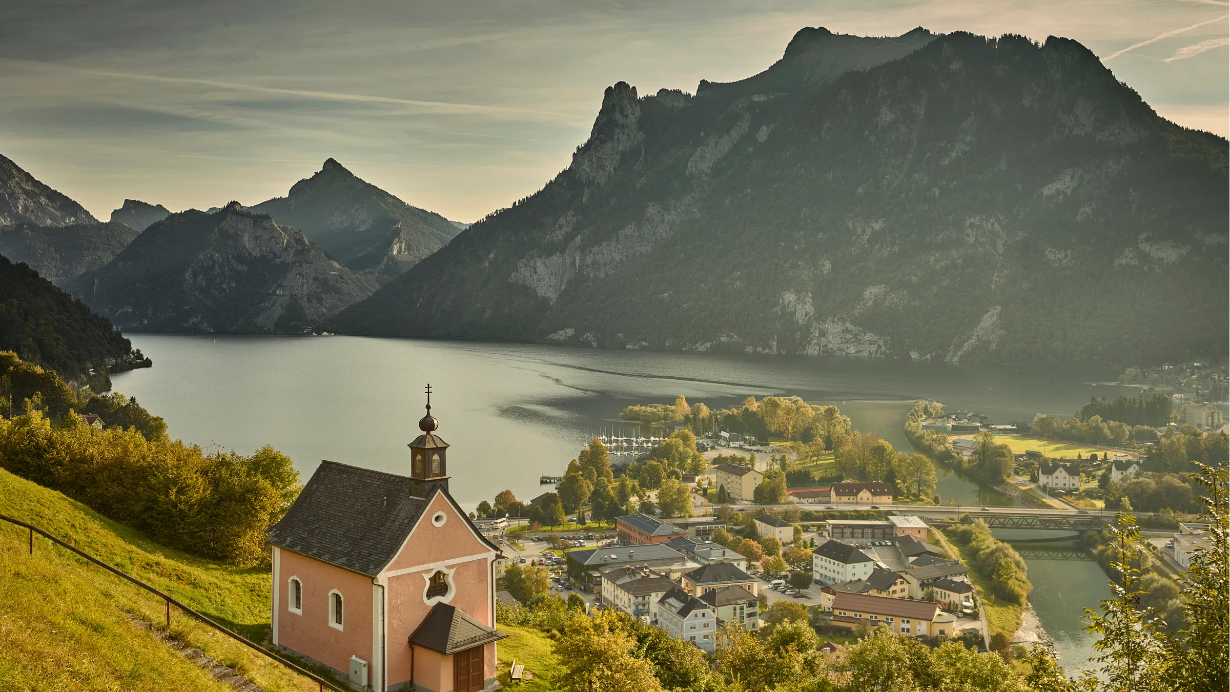 Traunsee und Berglandschaft im Salzkammergut