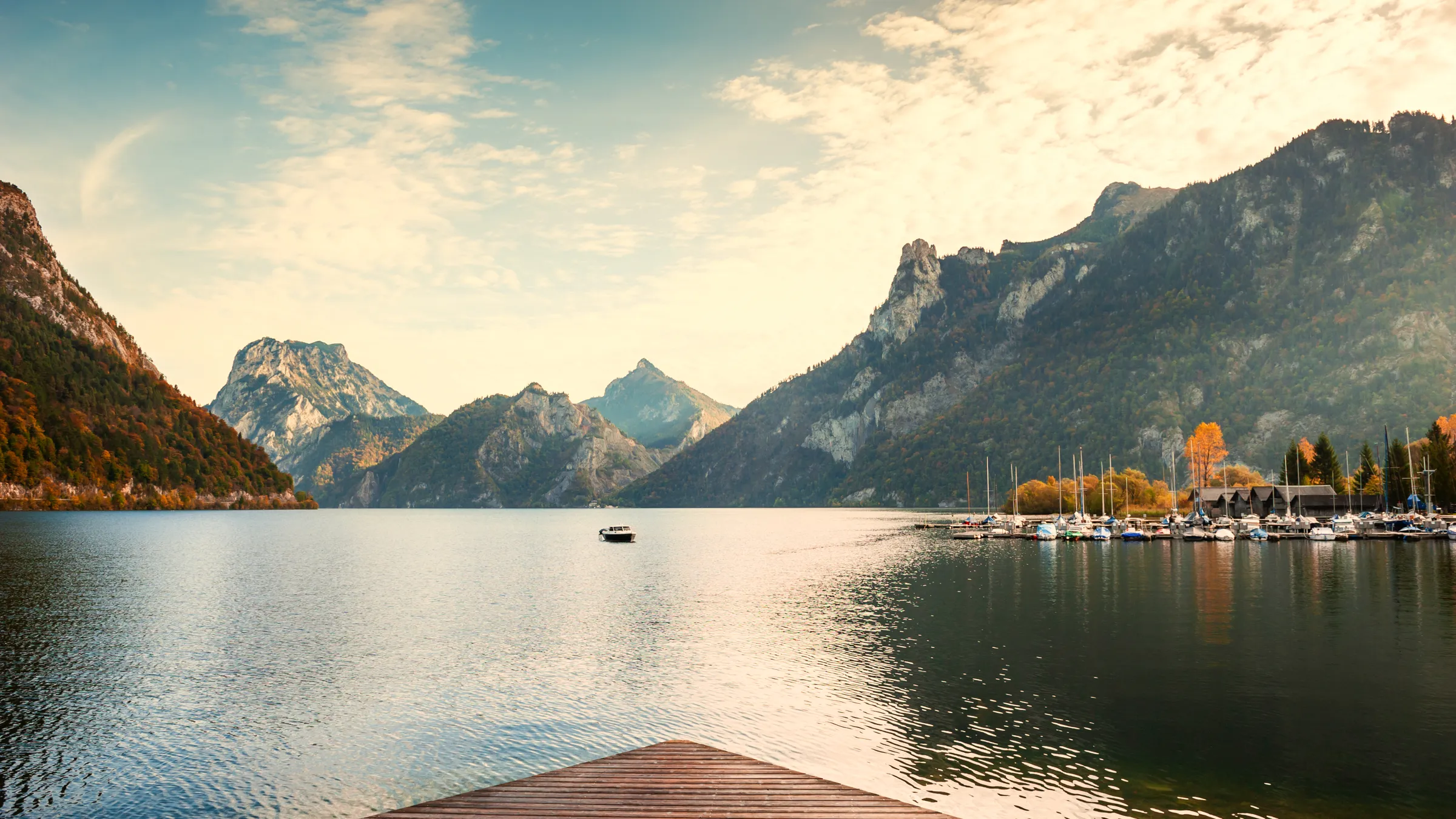 Traunsee mit Berglandschaft